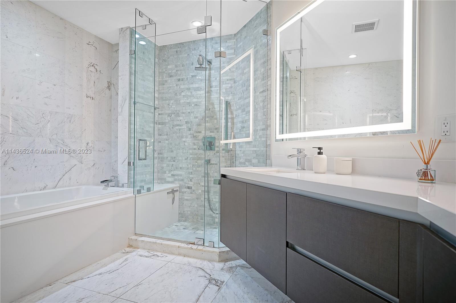 851 NE 1st Ave # 3006