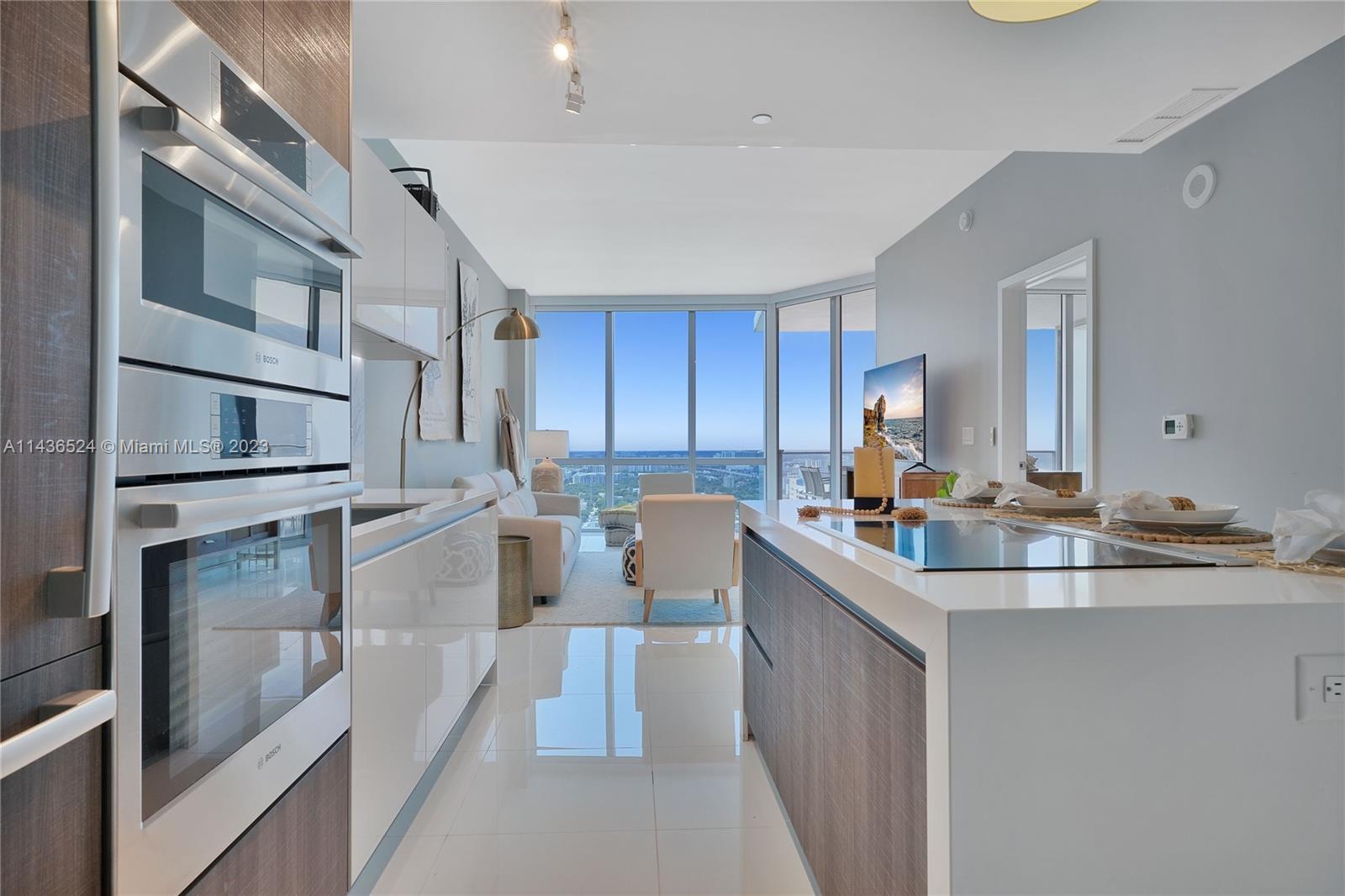 851 NE 1st Ave # 3006