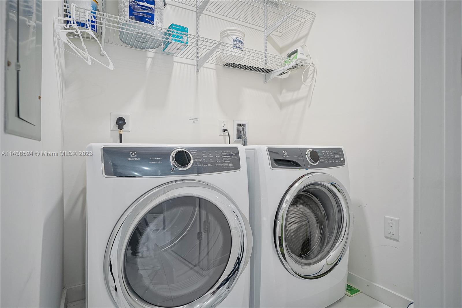 851 NE 1st Ave # 3006