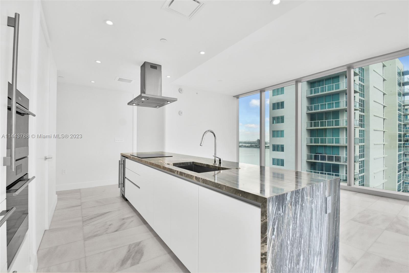 700 NE 26 TER # 2105