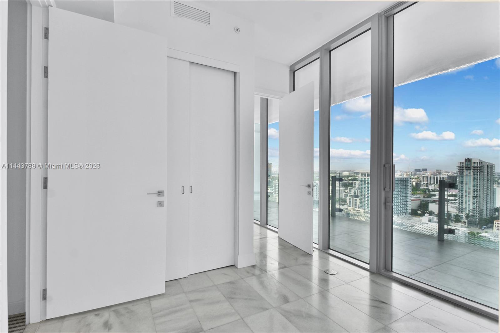 700 NE 26 TER # 2105