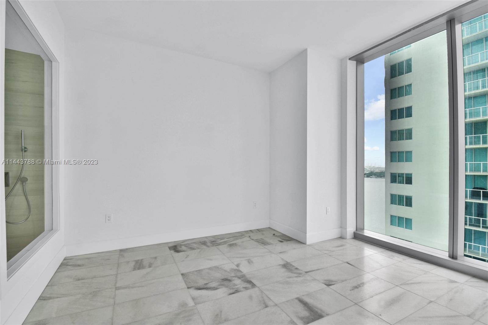 700 NE 26 TER # 2105