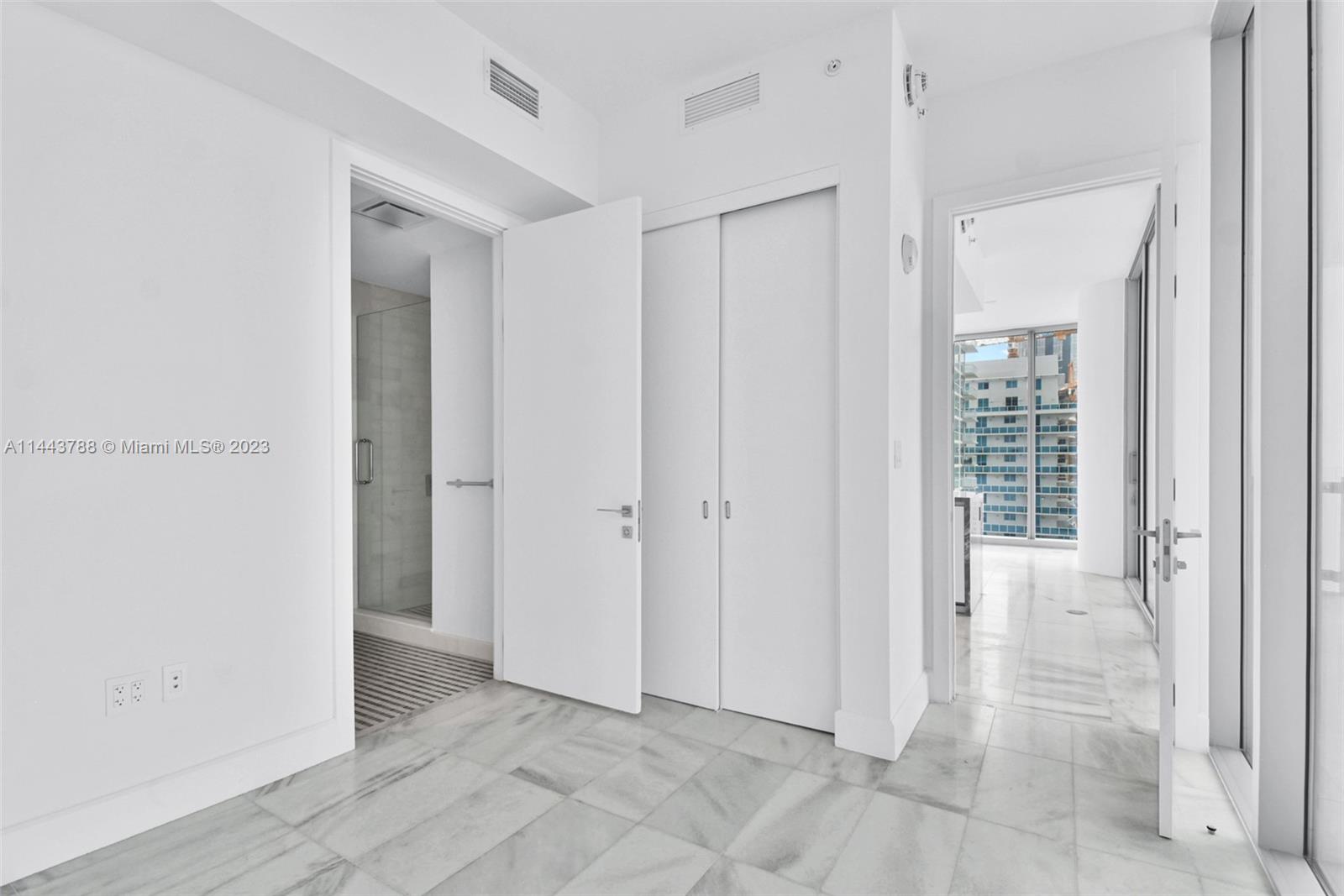 700 NE 26 TER # 2105