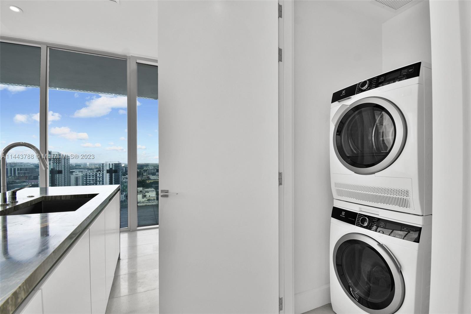 700 NE 26 TER # 2105