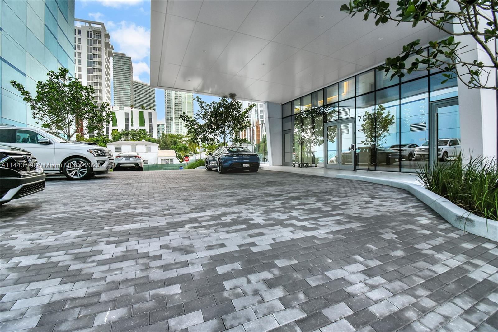 700 NE 26 TER # 2105