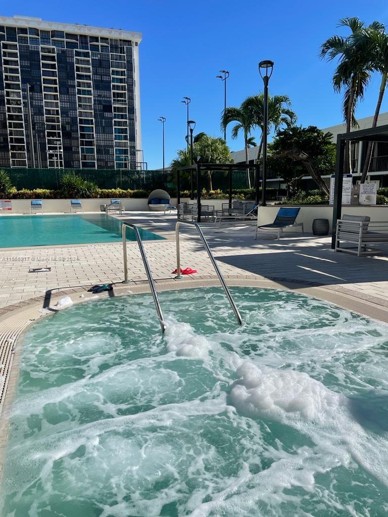 1915 Brickell Ave # C410