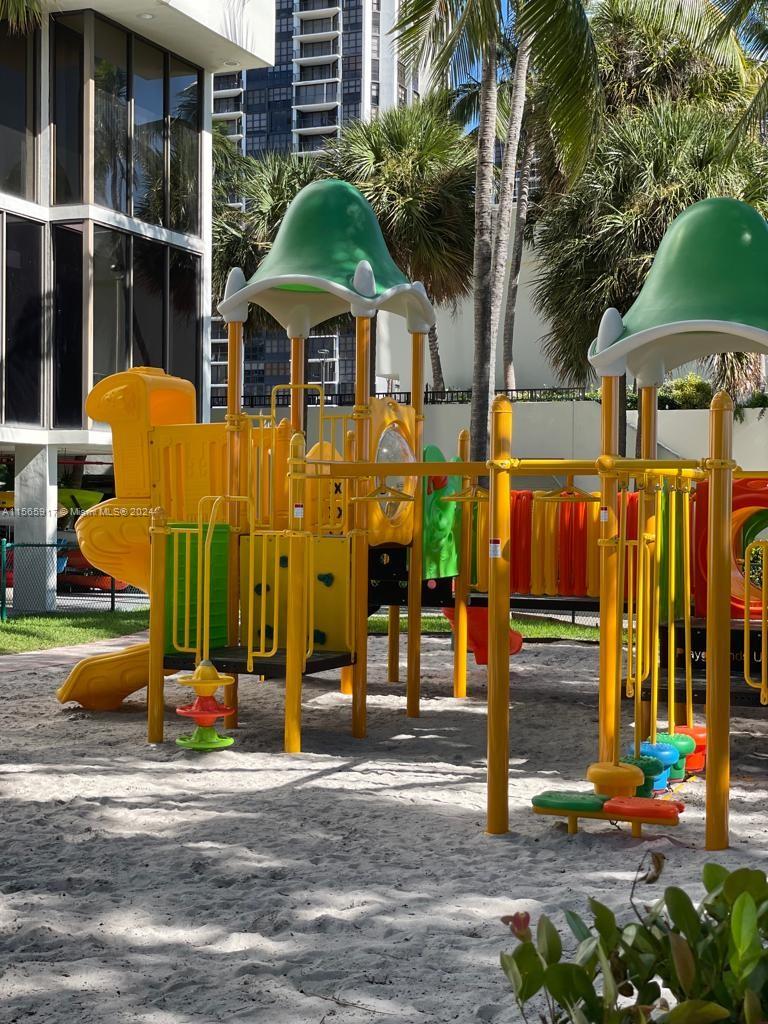 1915 Brickell Ave # C410