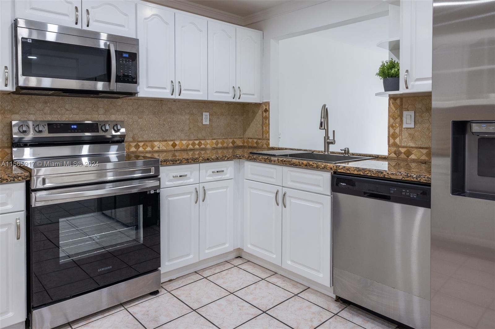 1915 Brickell Ave # C410