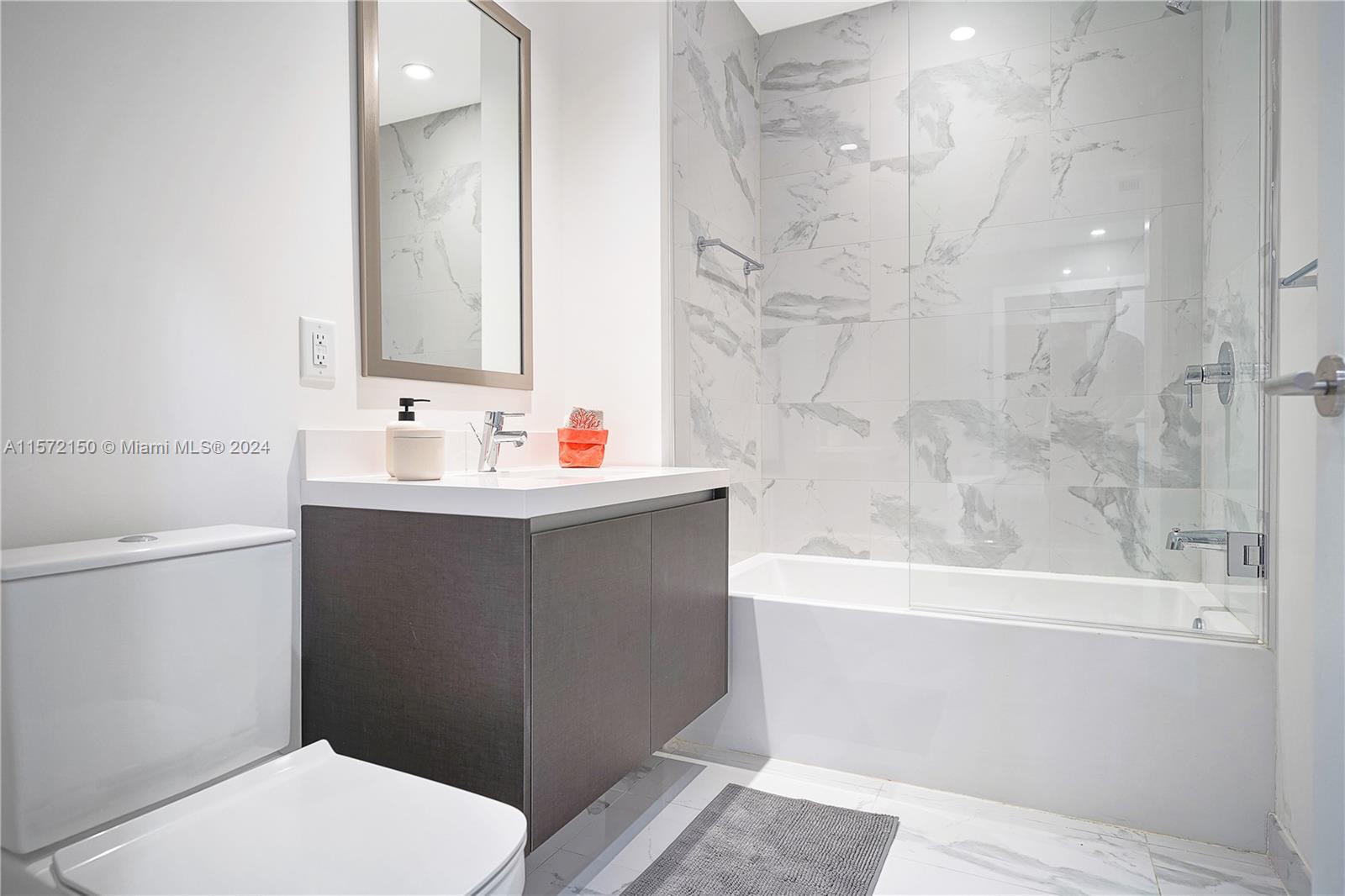 851 NE 1st Ave # 3006