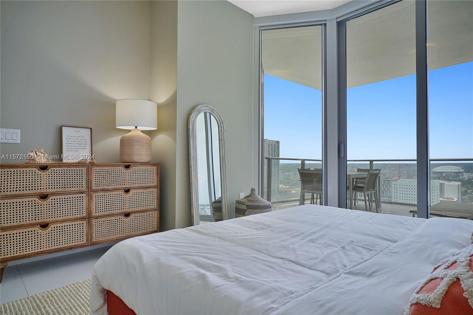 851 NE 1st Ave # 3006