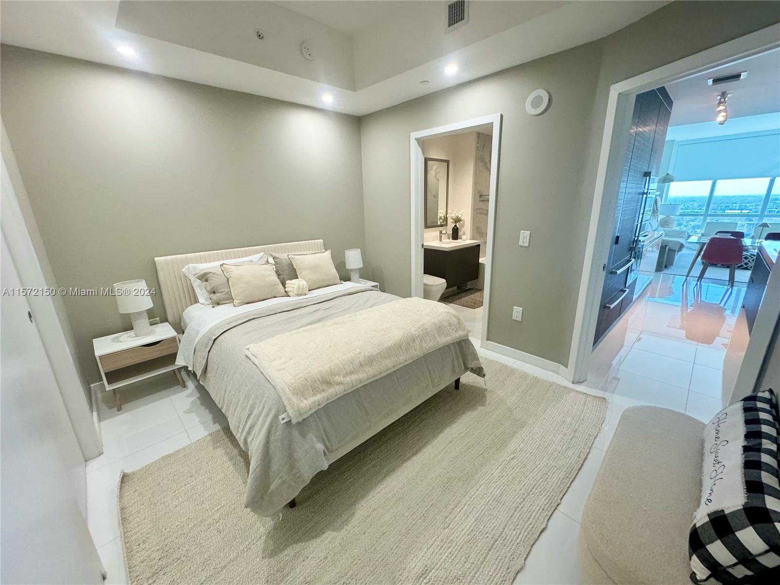 851 NE 1st Ave # 3006