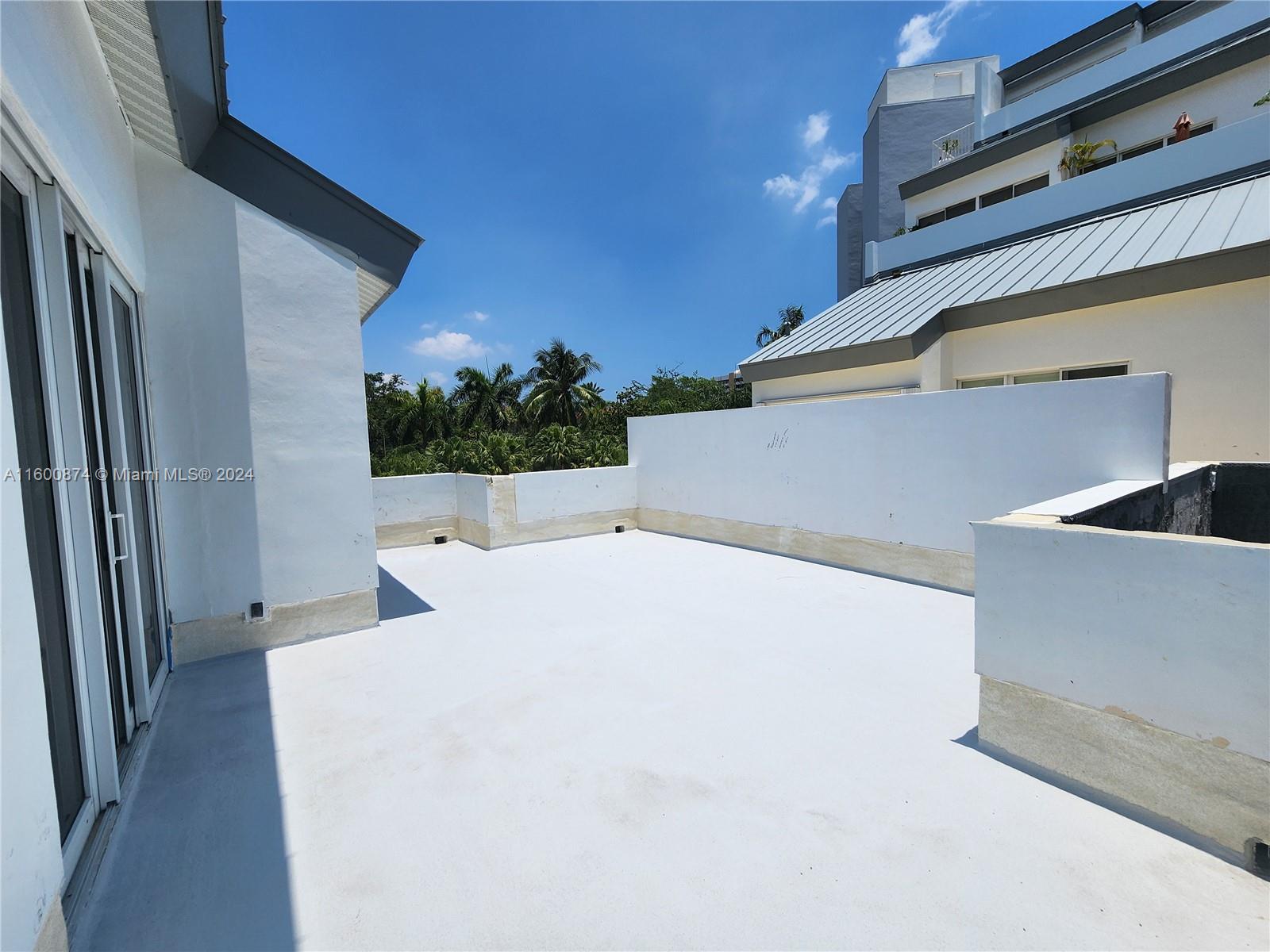 50 Ocean Lane Dr # 201