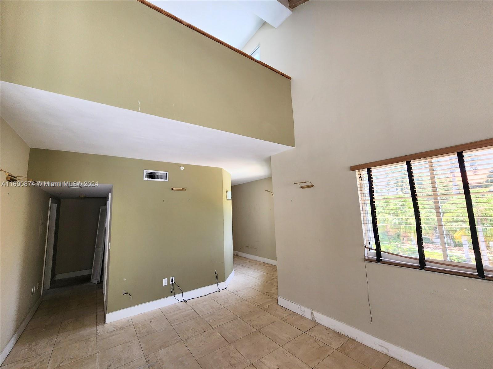 50 Ocean Lane Dr # 201