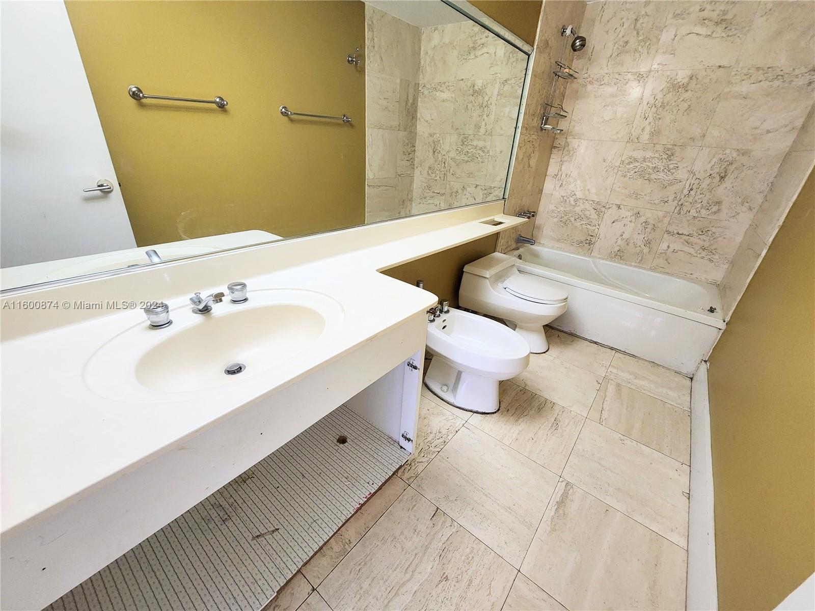 50 Ocean Lane Dr # 201