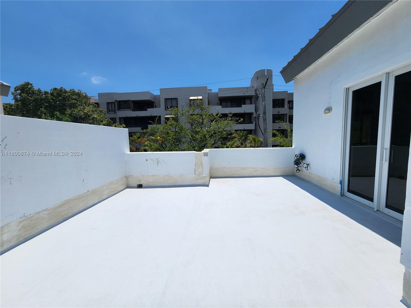 50 Ocean Lane Dr # 201