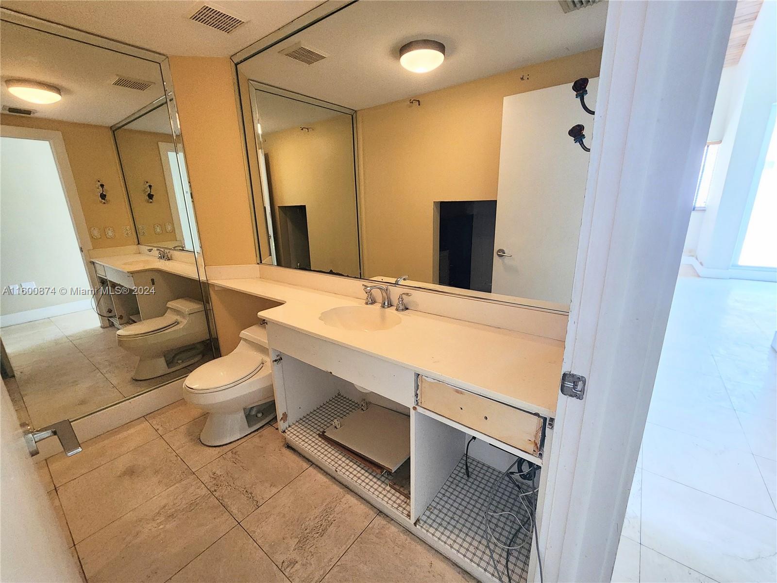 50 Ocean Lane Dr # 201