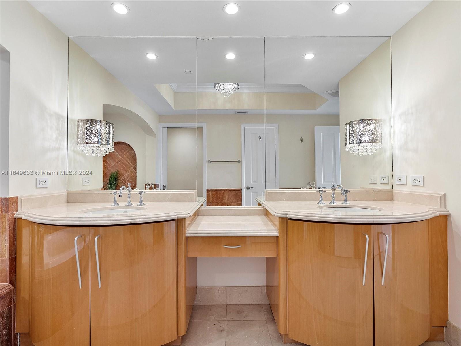 17875 Collins Ave # 3305