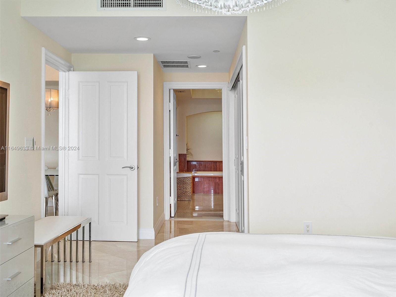 17875 Collins Ave # 3305