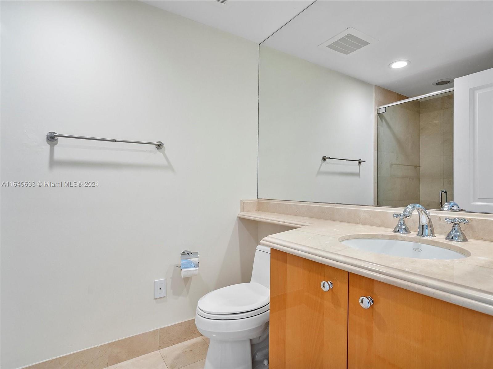 17875 Collins Ave # 3305