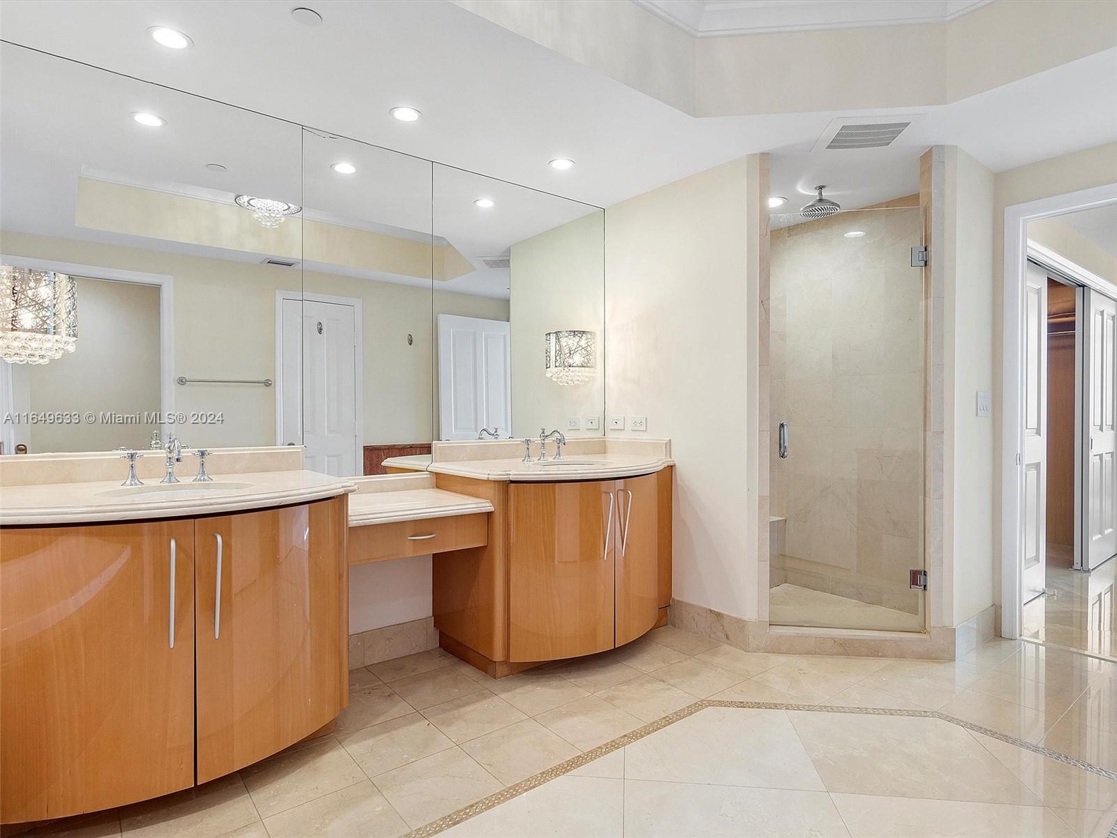 17875 Collins Ave # 3305