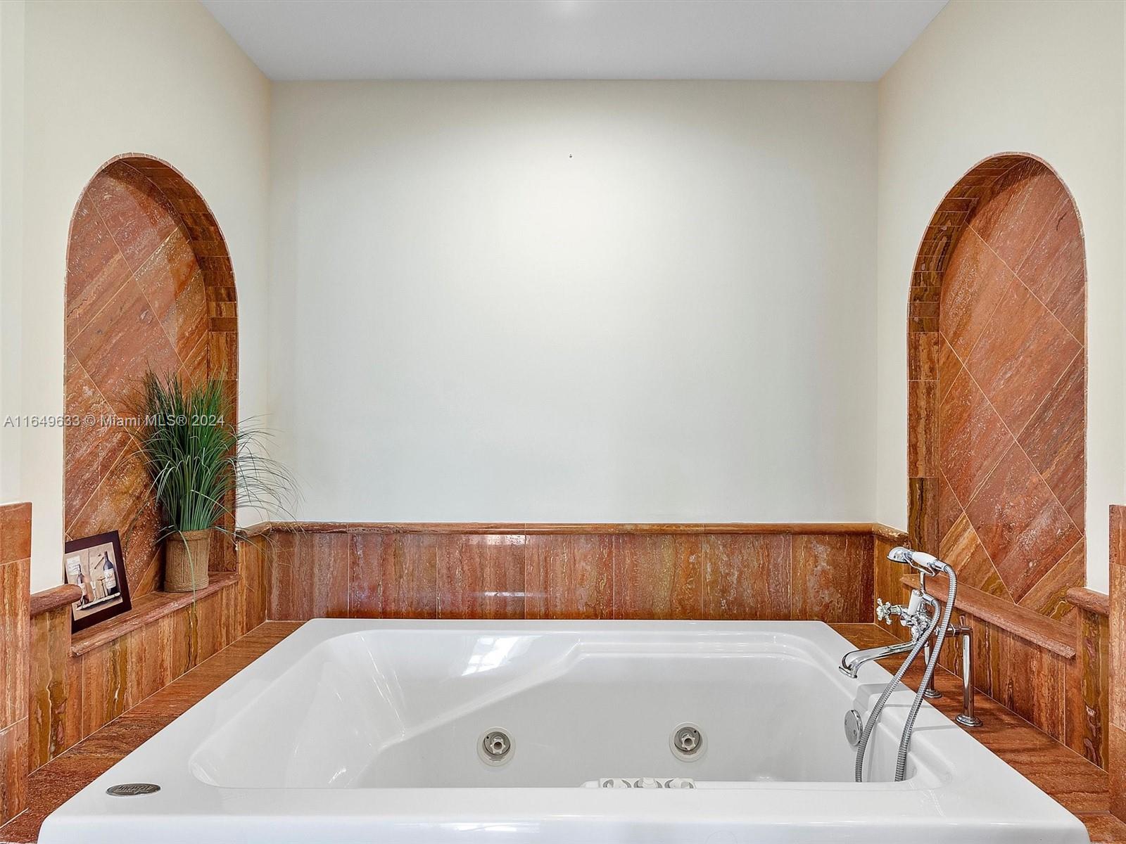 17875 Collins Ave # 3305