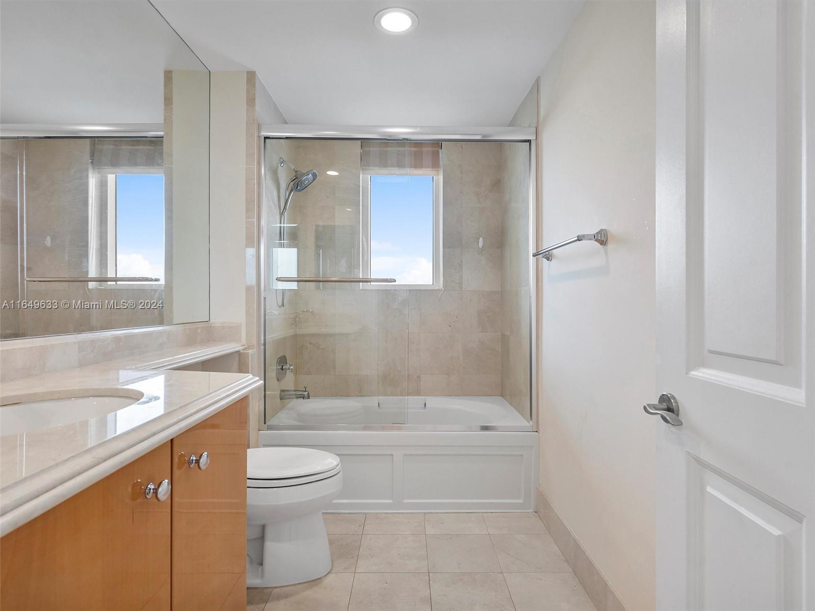 17875 Collins Ave # 3305