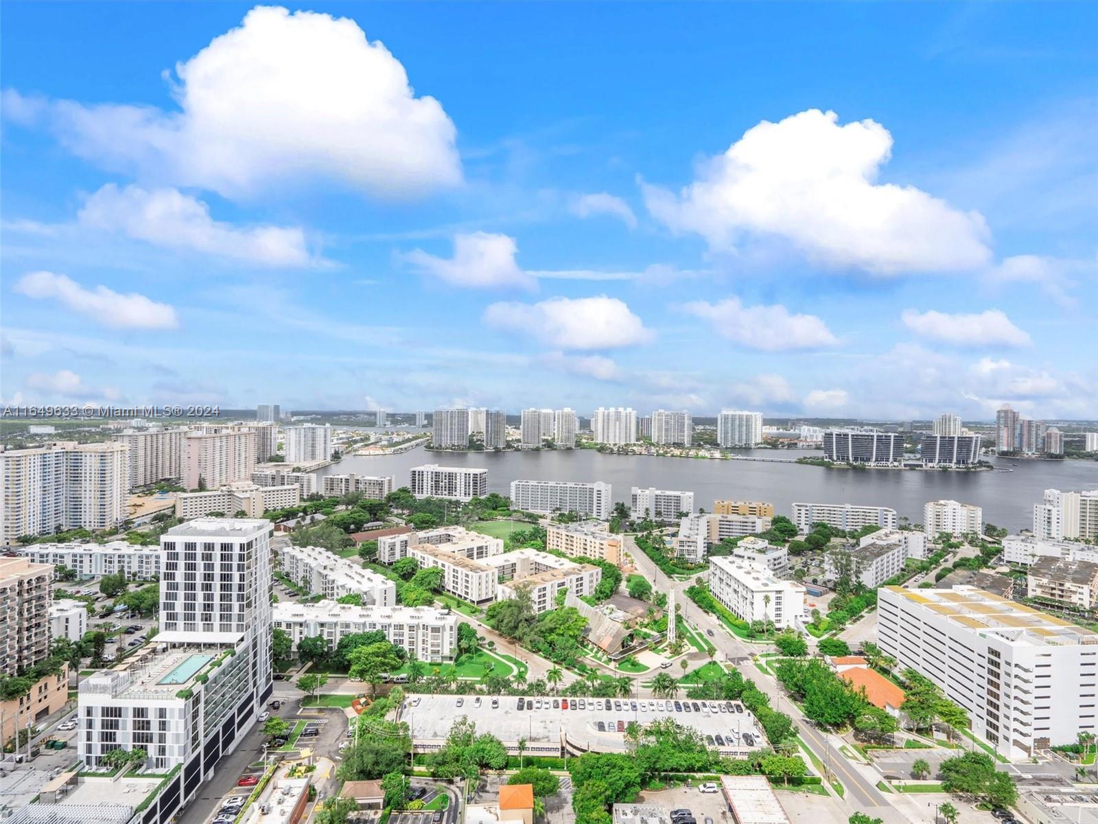 17875 Collins Ave # 3305