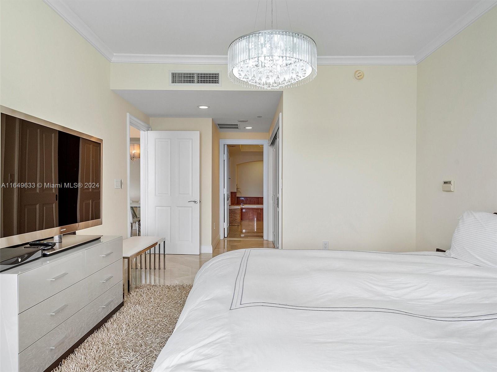 17875 Collins Ave # 3305