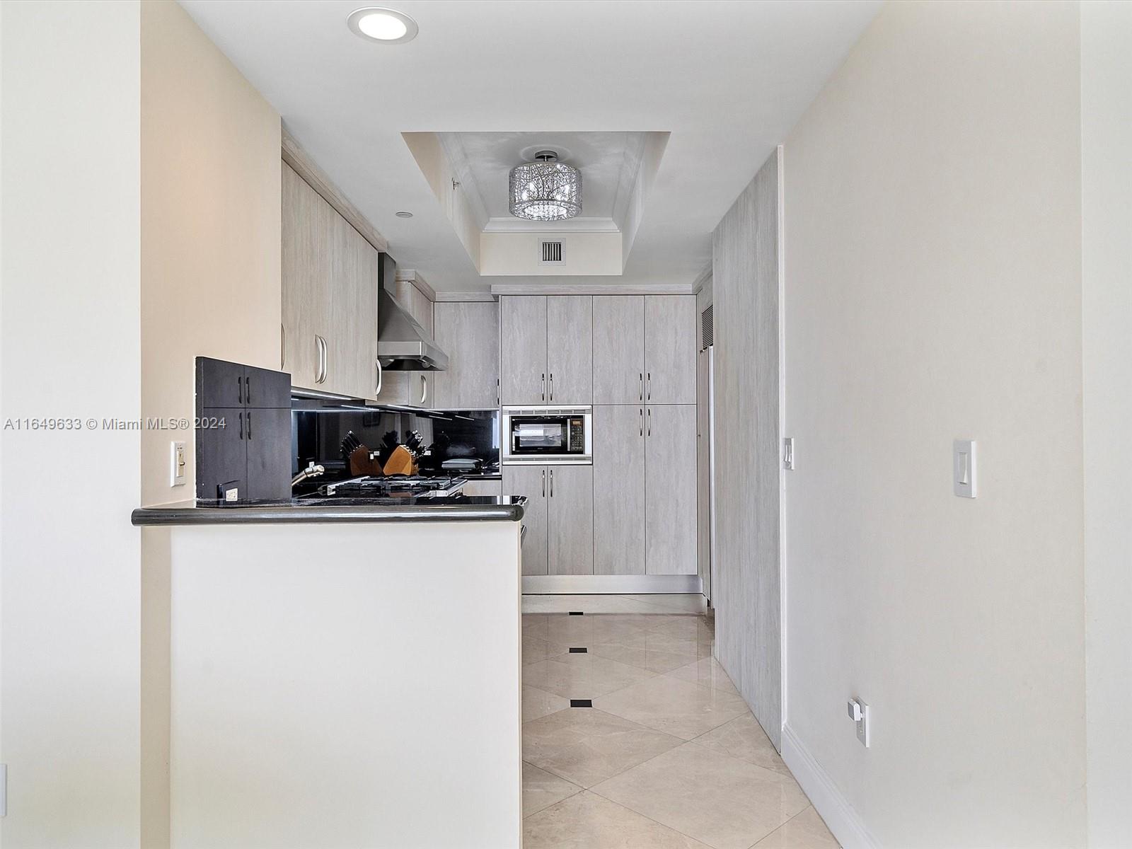 17875 Collins Ave # 3305