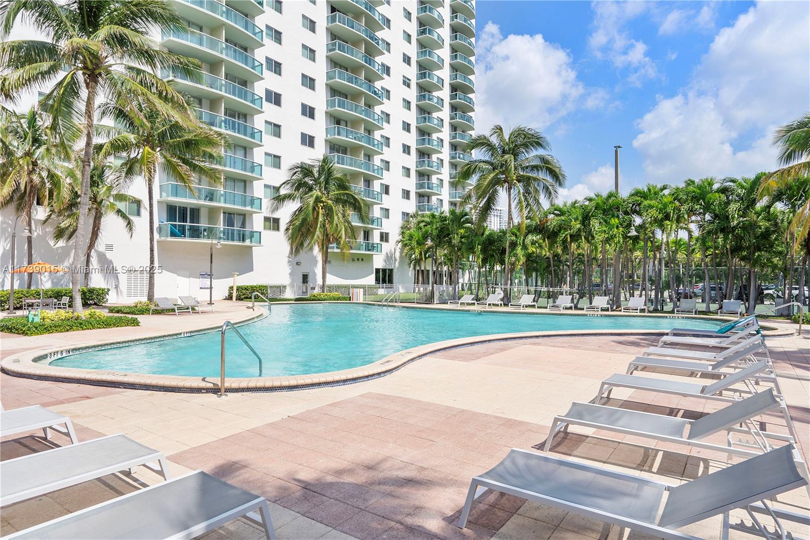 19380 Collins Ave # 1510