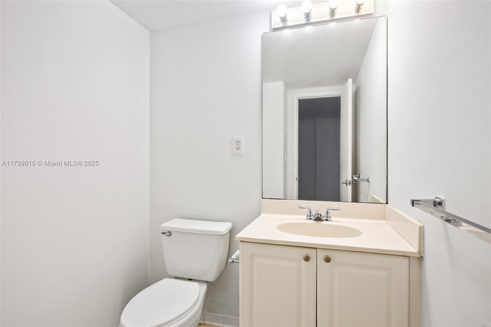 19380 Collins Ave # 1510