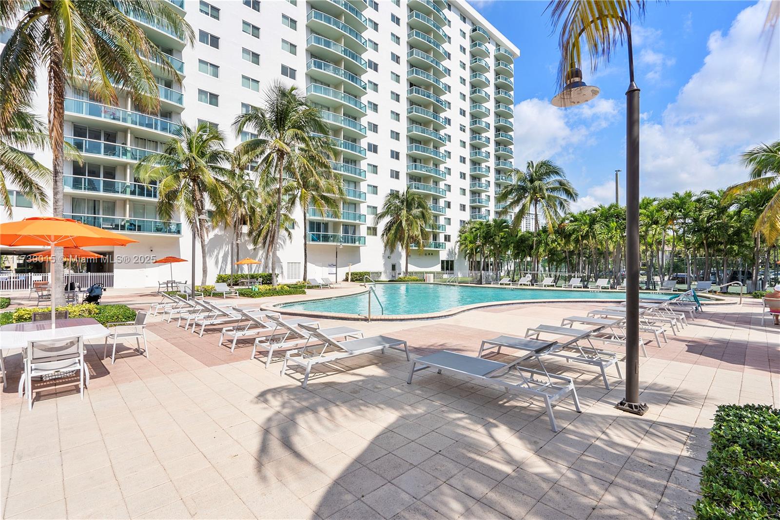 19380 Collins Ave # 1510