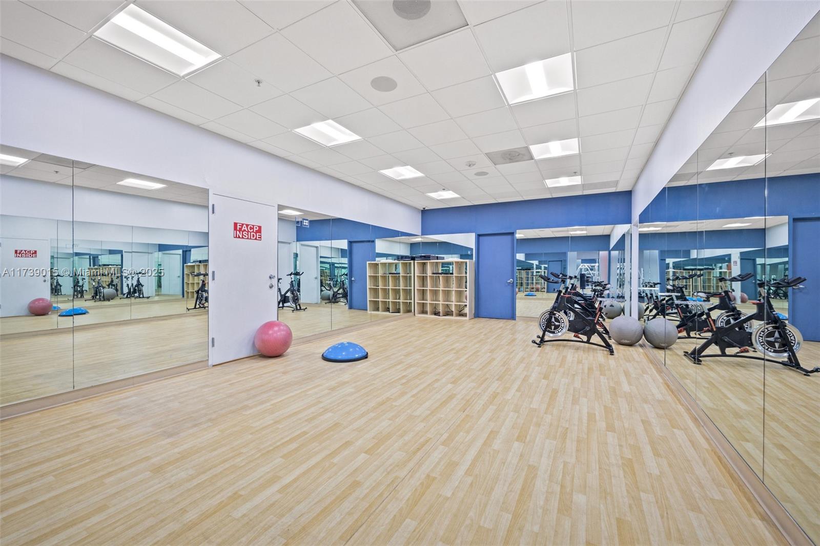 19380 Collins Ave # 1510