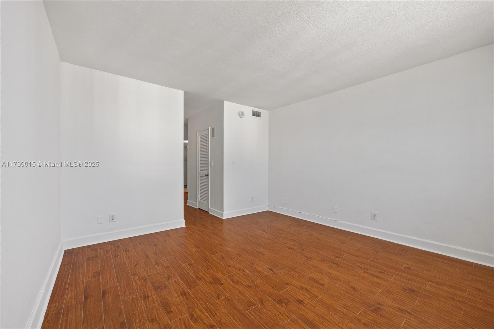 19380 Collins Ave # 1510