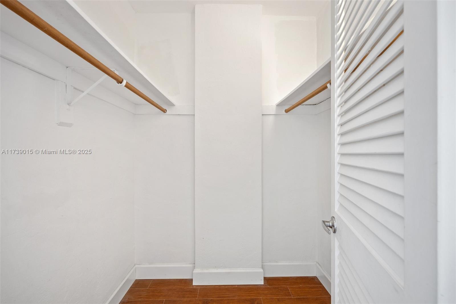 19380 Collins Ave # 1510