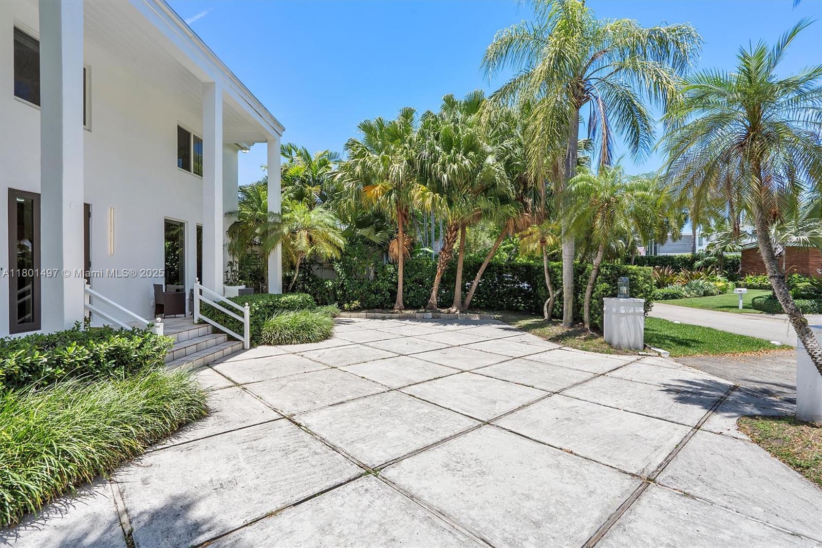 9200 N Bayshore Dr