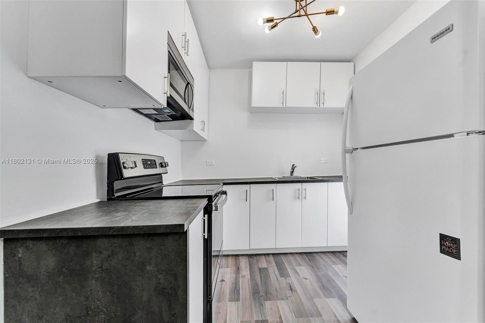 1150 Euclid Ave # 311