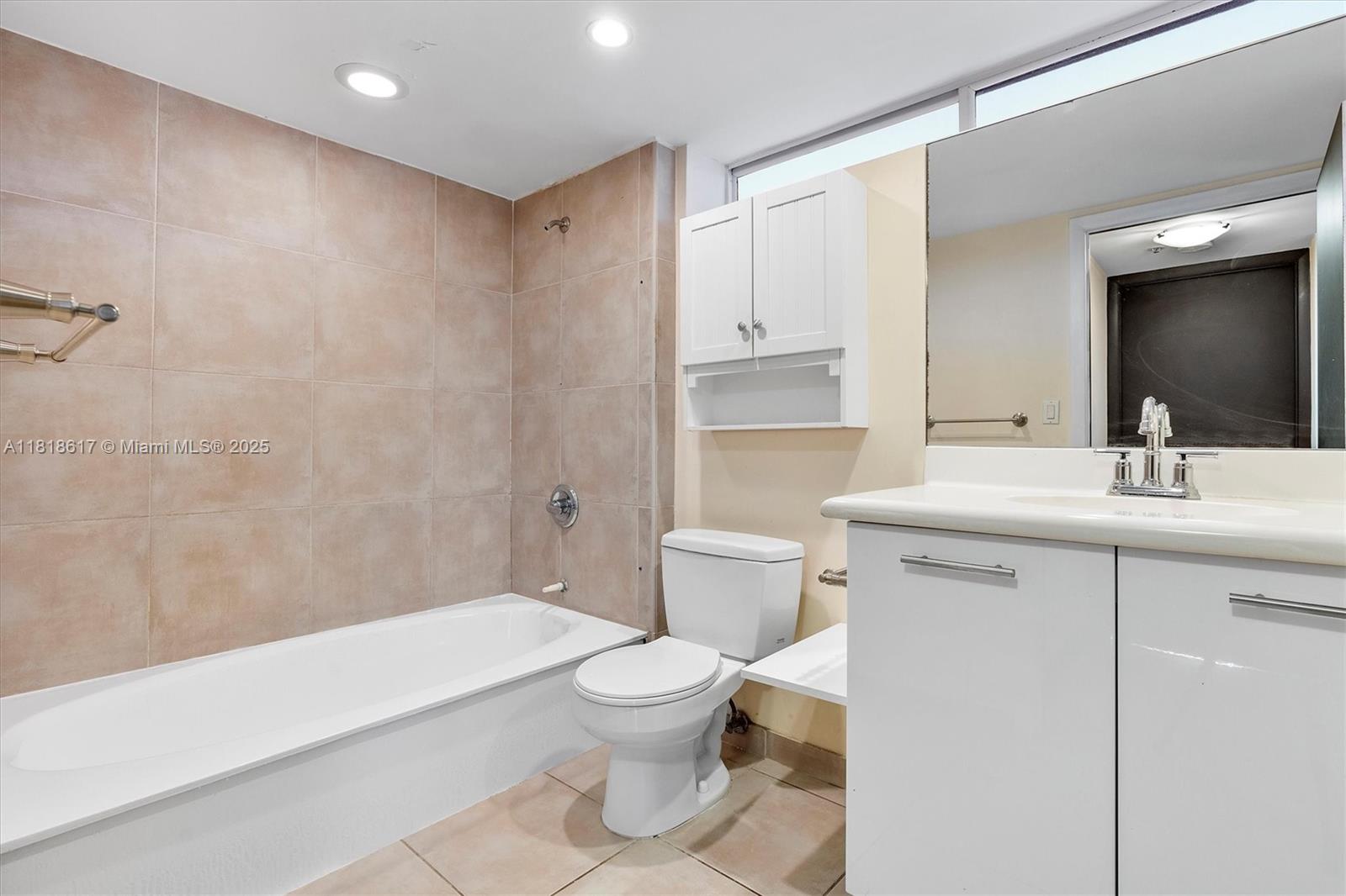 650 NE 64th St # G507