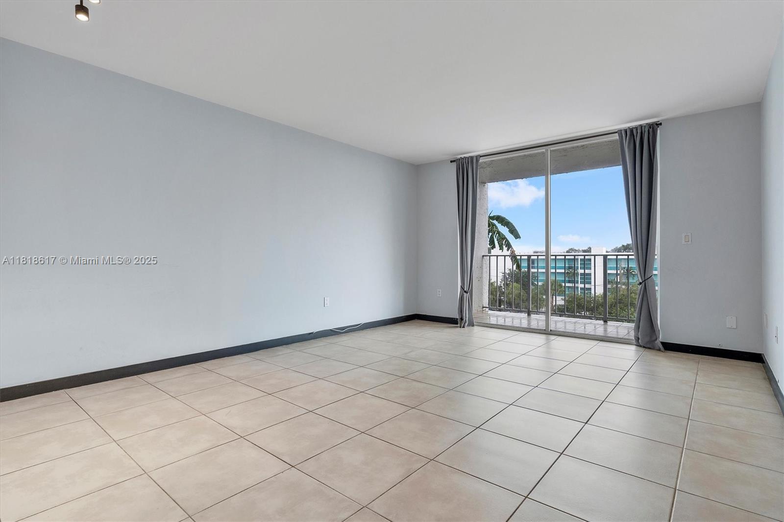 650 NE 64th St # G507