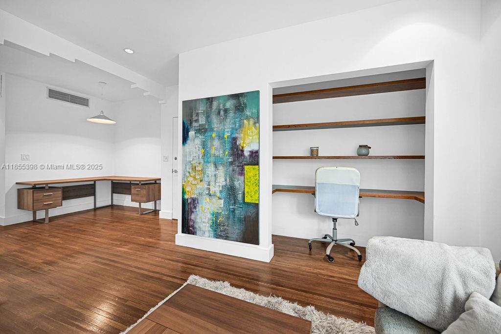 1751 James Ave # 102