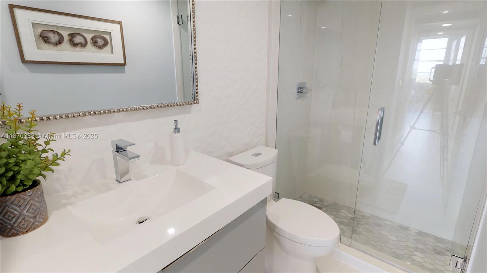 5601 Collins Ave # 1225