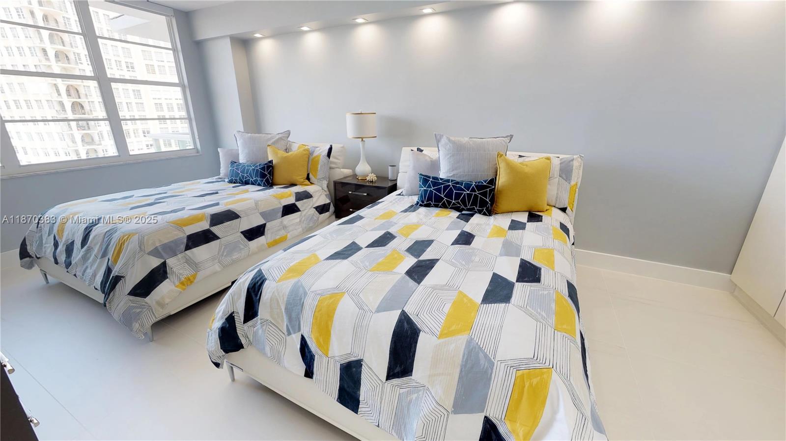 5601 Collins Ave # 1225