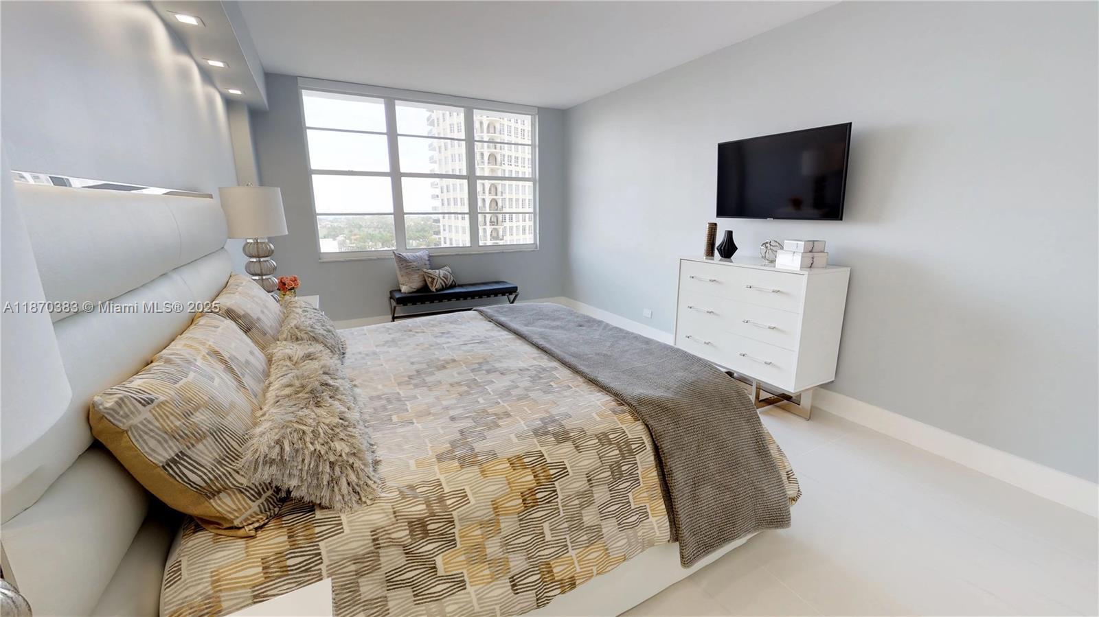 5601 Collins Ave # 1225