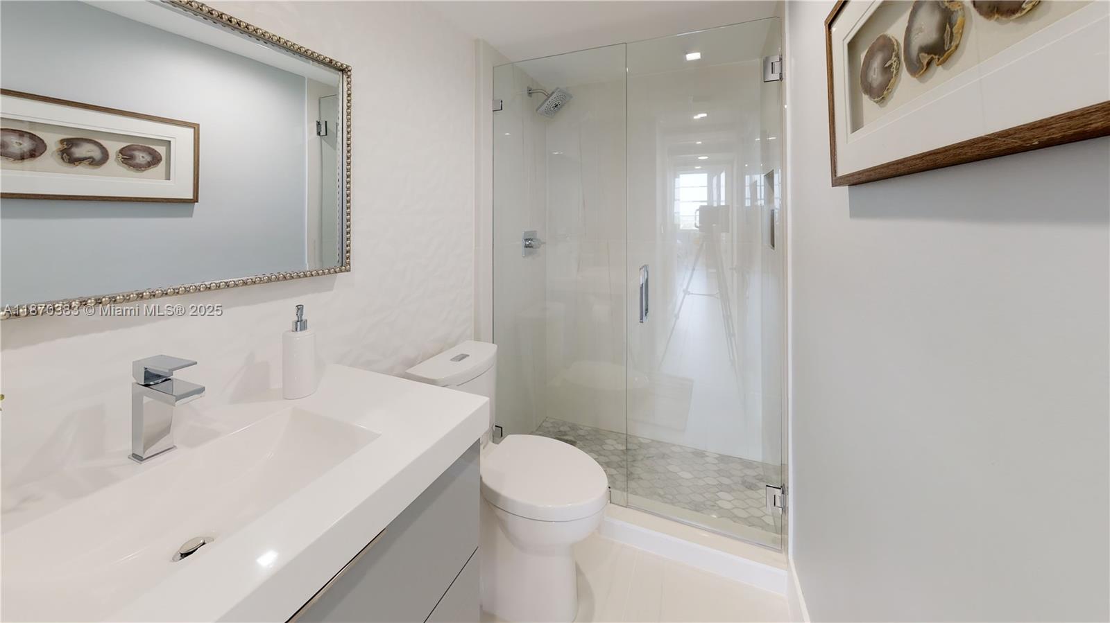 5601 Collins Ave # 1225