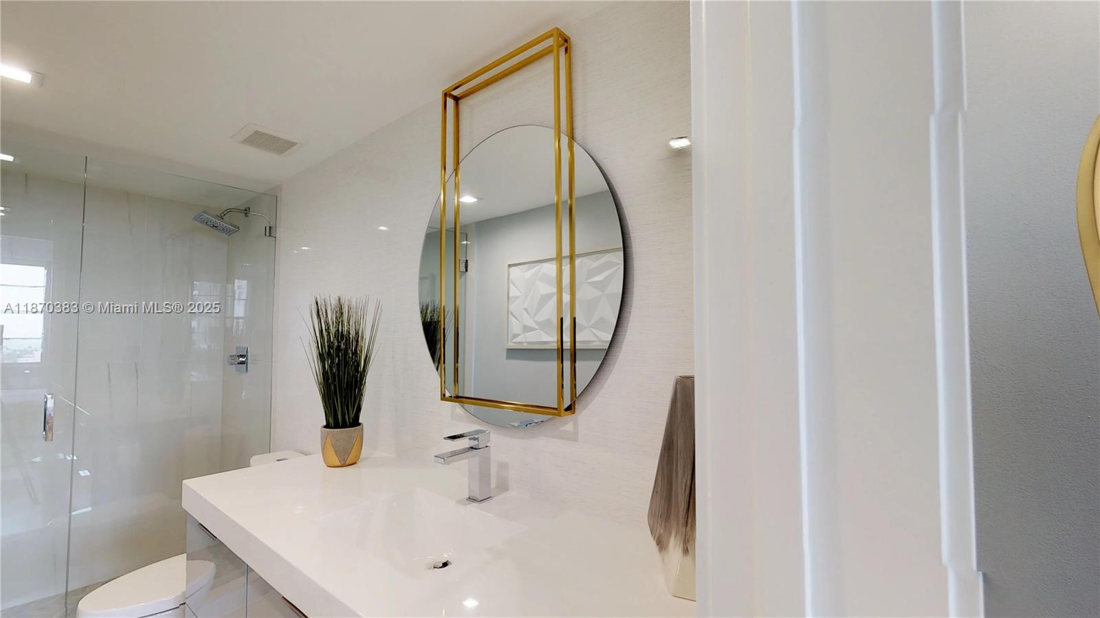 5601 Collins Ave # 1225