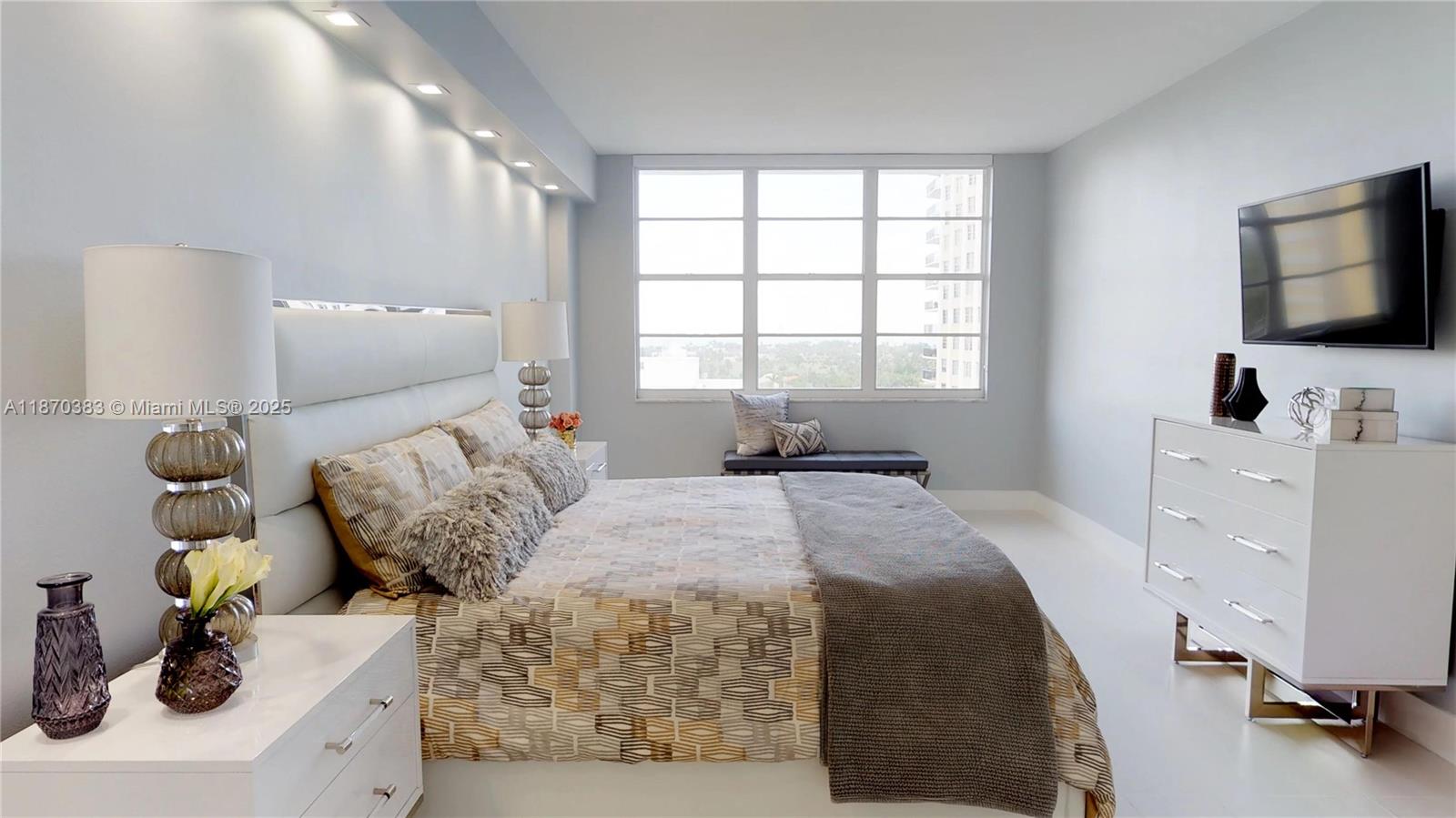 5601 Collins Ave # 1225