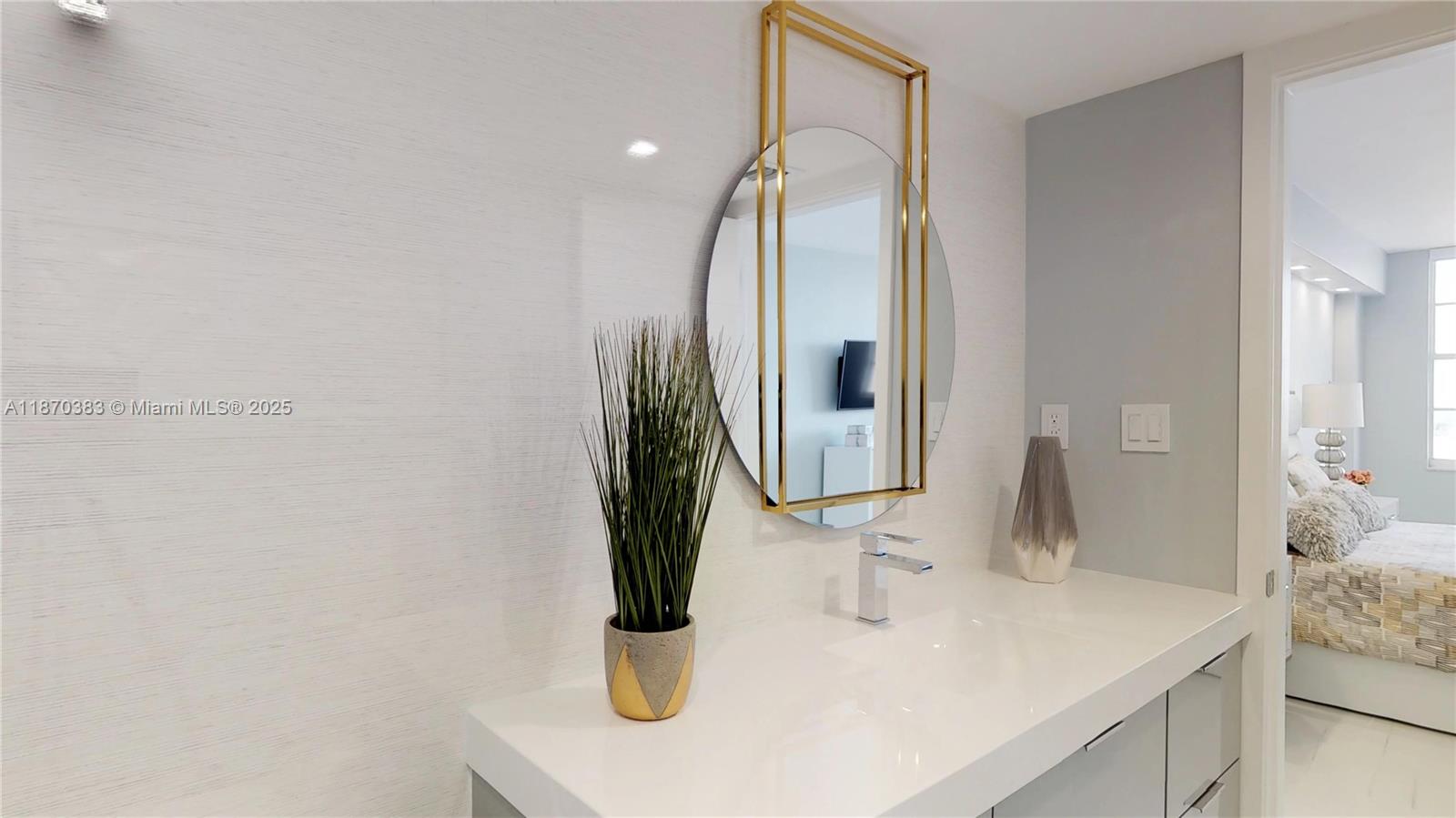 5601 Collins Ave # 1225