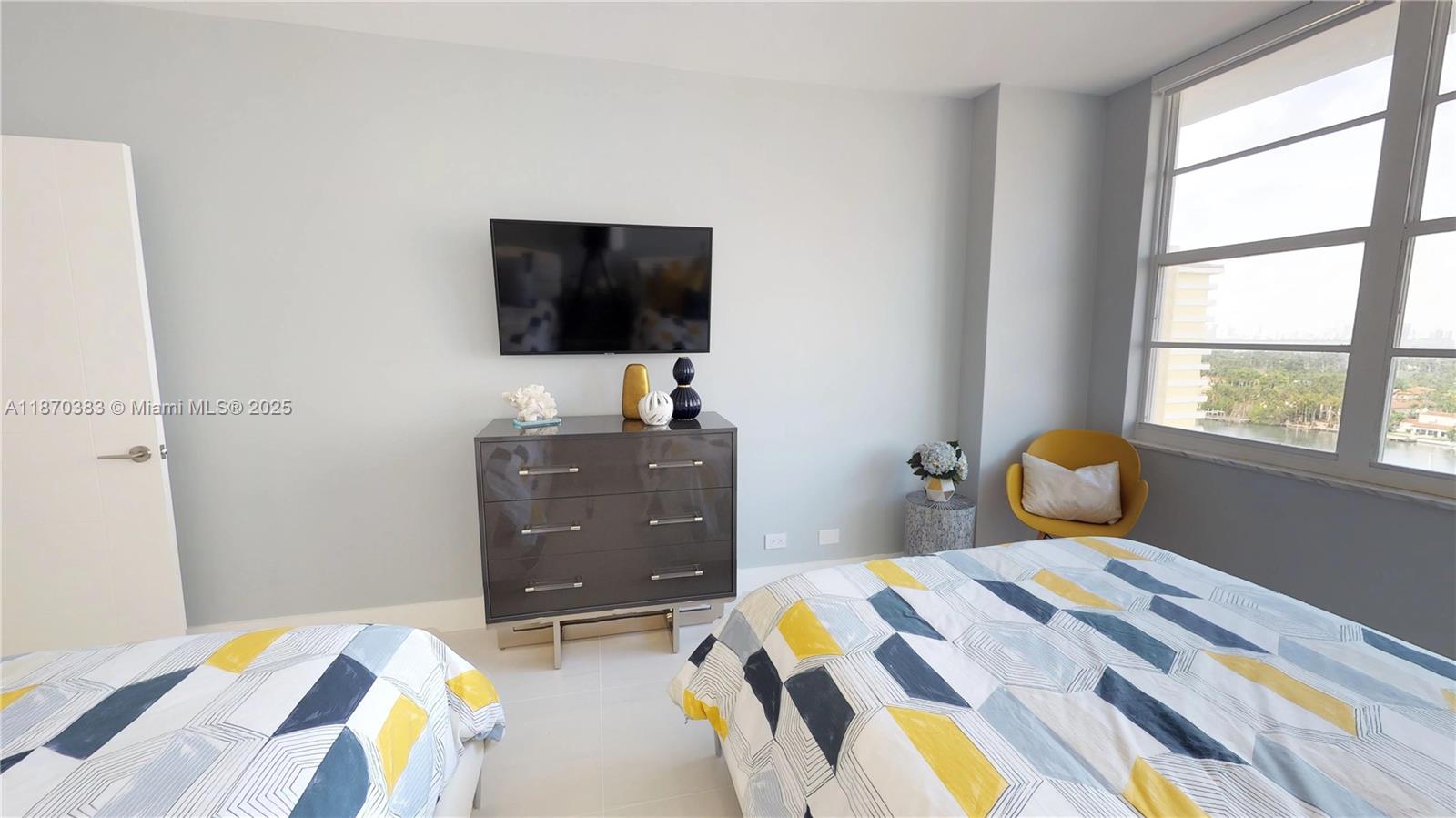 5601 Collins Ave # 1225