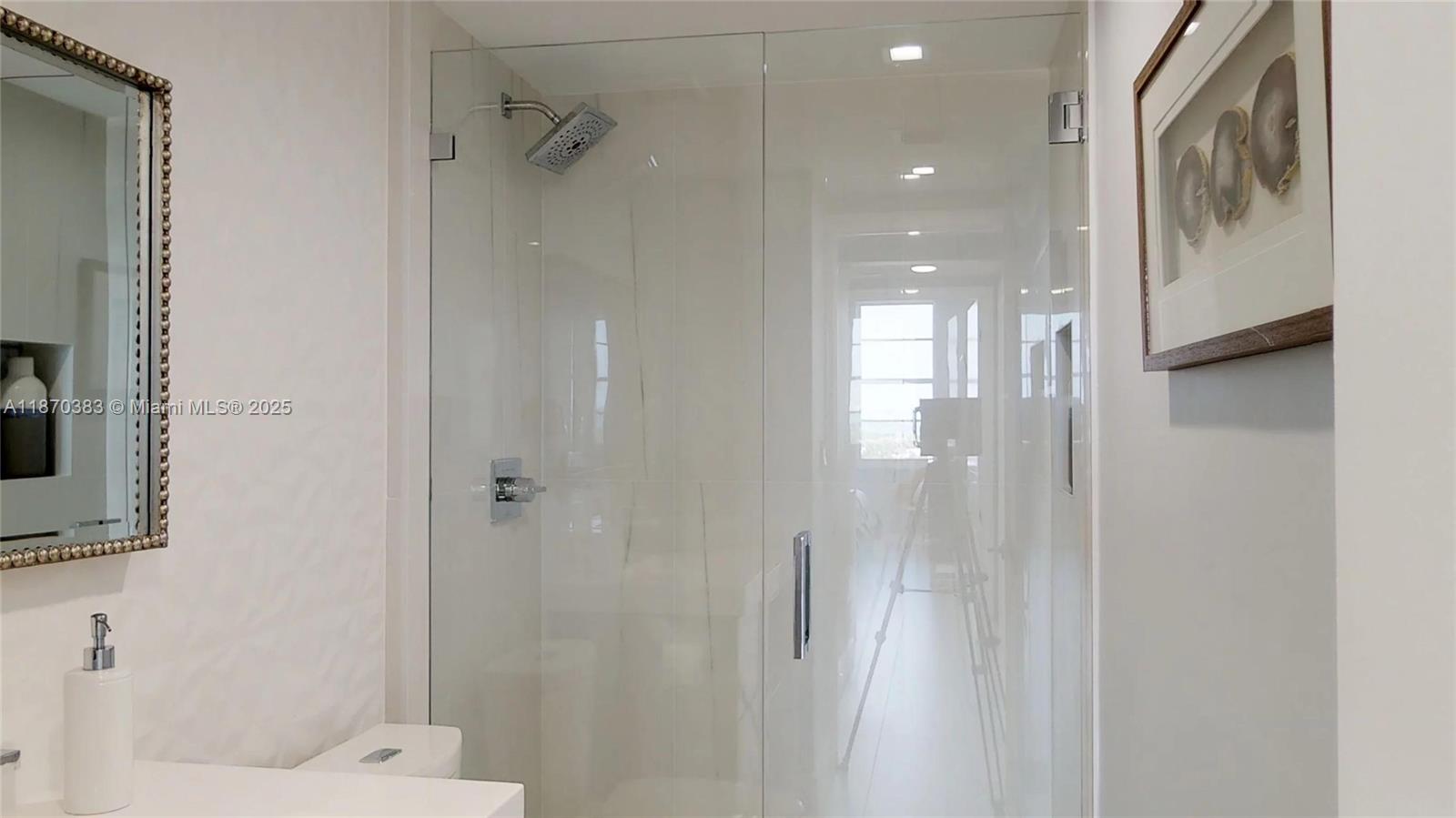 5601 Collins Ave # 1225