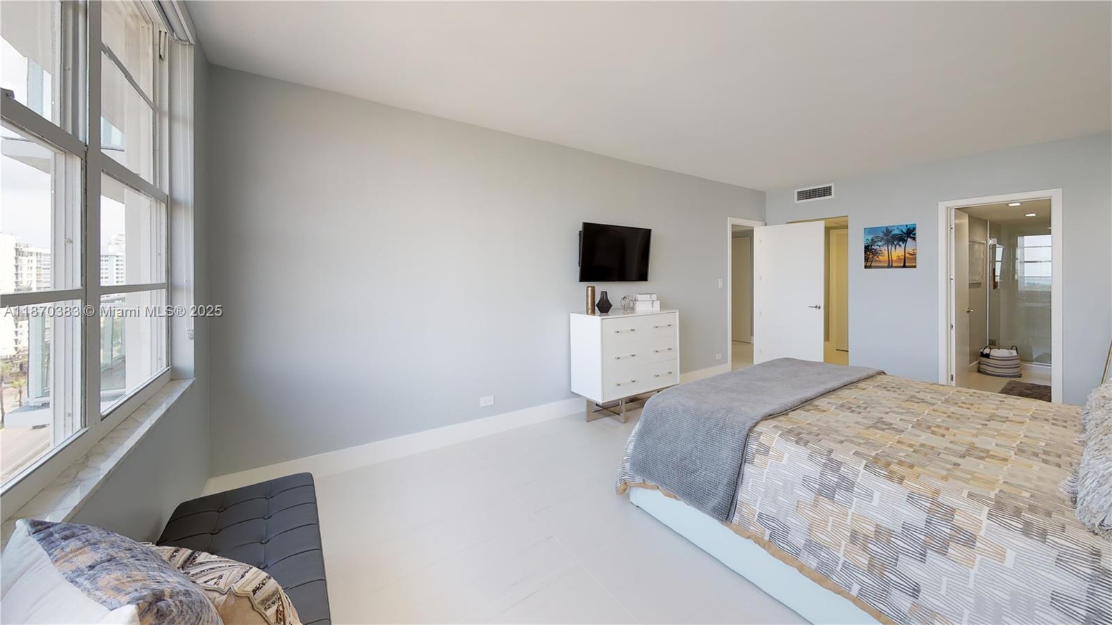 5601 Collins Ave # 1225